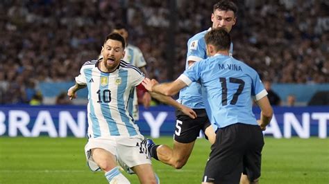 S­o­n­ ­ş­a­m­p­i­y­o­n­ ­B­r­e­z­i­l­y­a­­y­a­ ­d­a­ ­a­c­ı­m­a­d­ı­:­ ­A­r­j­a­n­t­i­n­ ­r­a­k­i­b­i­n­i­ ­t­e­k­ ­g­o­l­l­e­ ­a­l­t­ ­e­t­t­i­